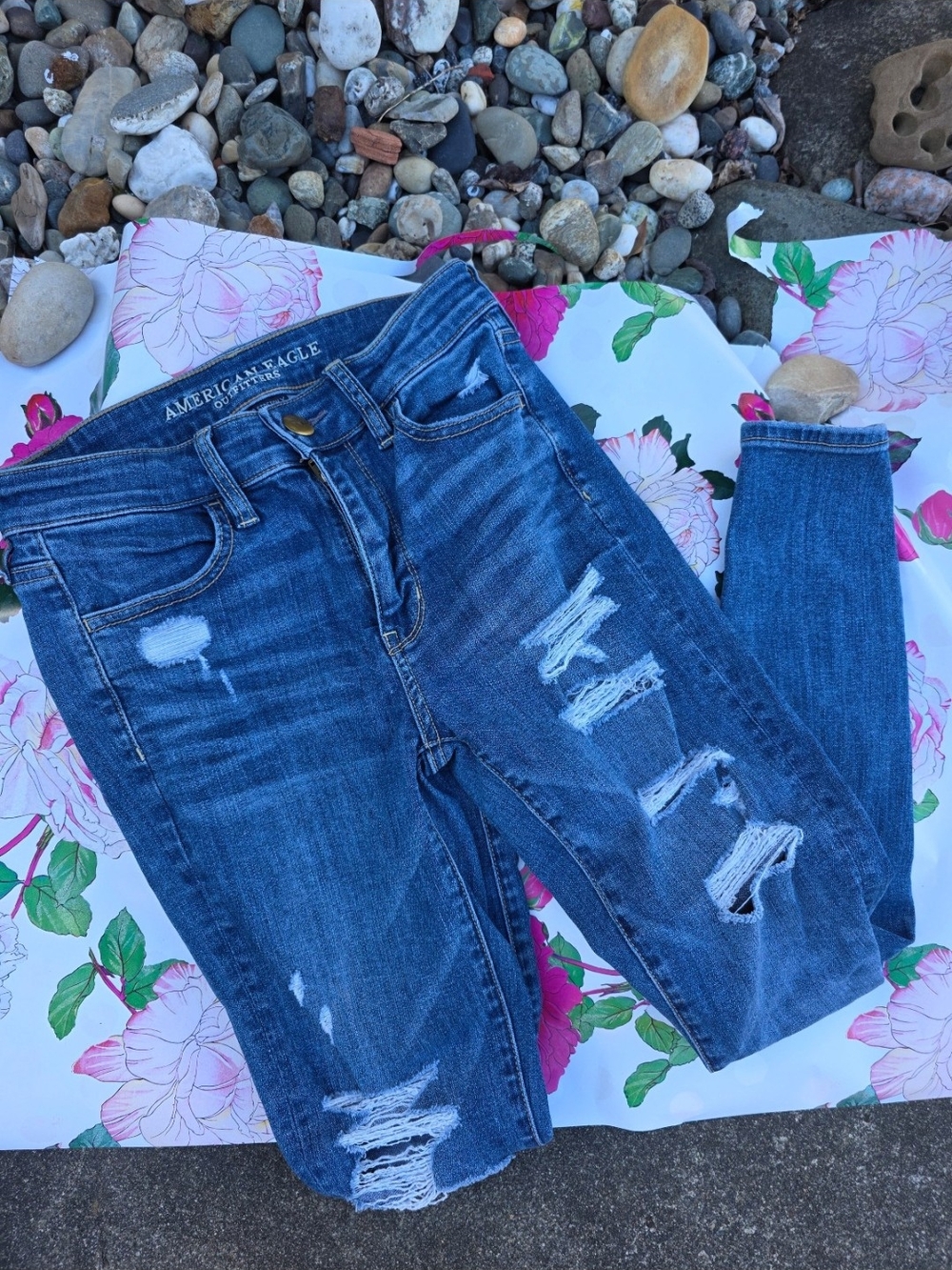 American Eagle Outfitters Distressed Dark Blue Skinny Jeans